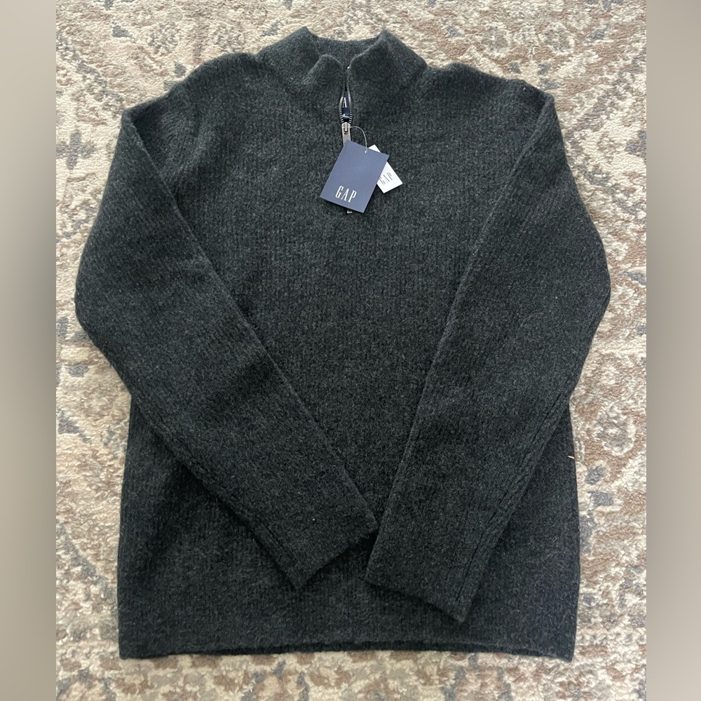Men’s GAP Quarter Zip Sweater Recycled materials NWT size small